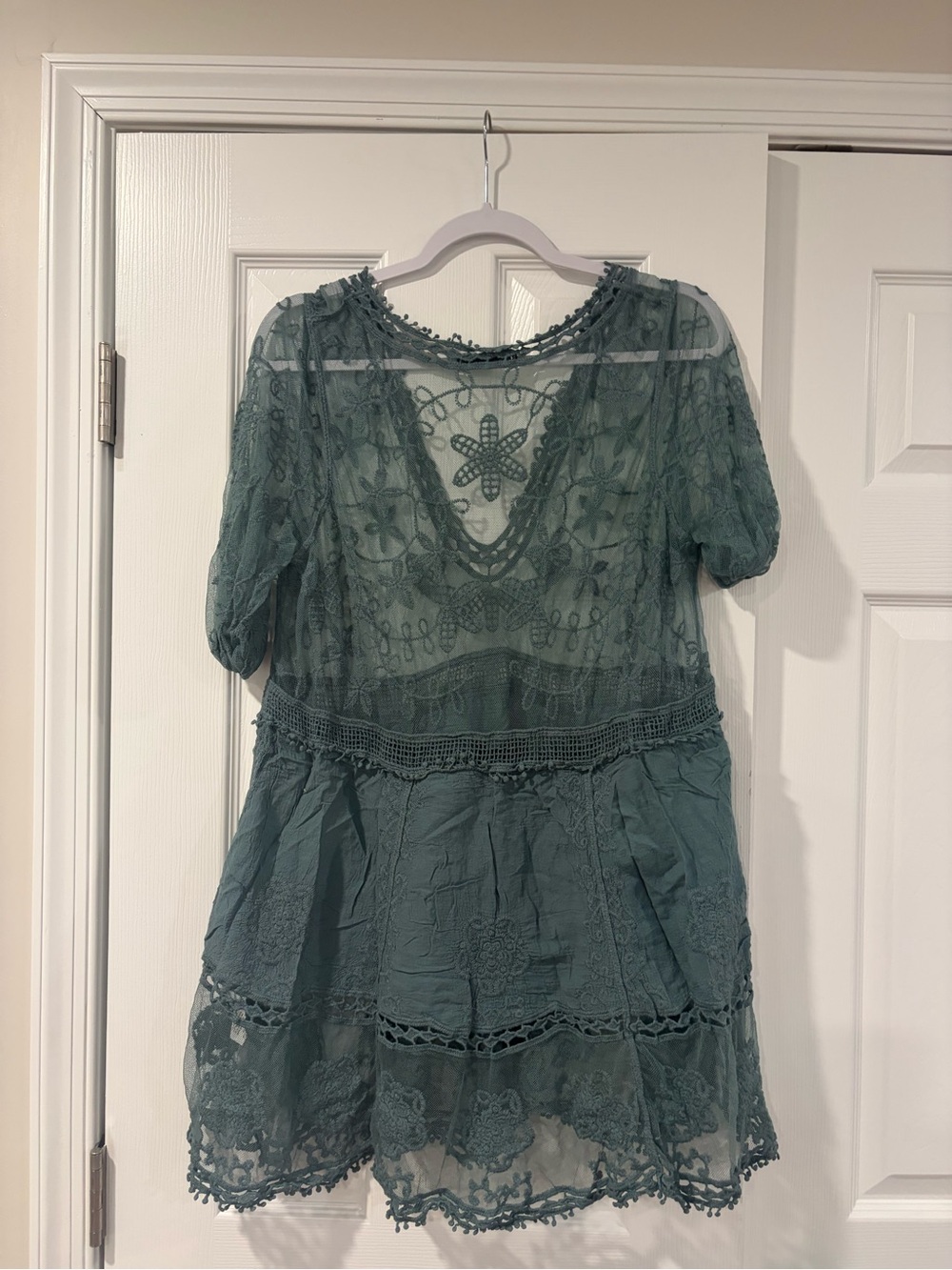 Green lace swim cover - Picture 2 of 5